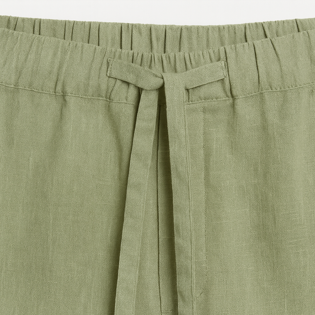 Casual shorts with an elastic waistband, drawstring tie, and side pockets.